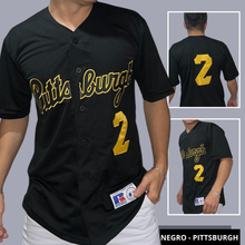 Cargar imagen en el visor de la galería, Camiseta beisbolera tipo americana