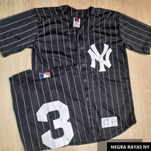 Cargar imagen en el visor de la galería, Camiseta beisbolera tipo americana